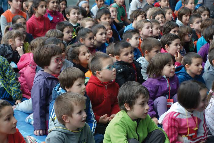 Lau urteren ondotik, Malerrekako herri eskolen topaketa apirilaren 4an eginen dute Sunbillan