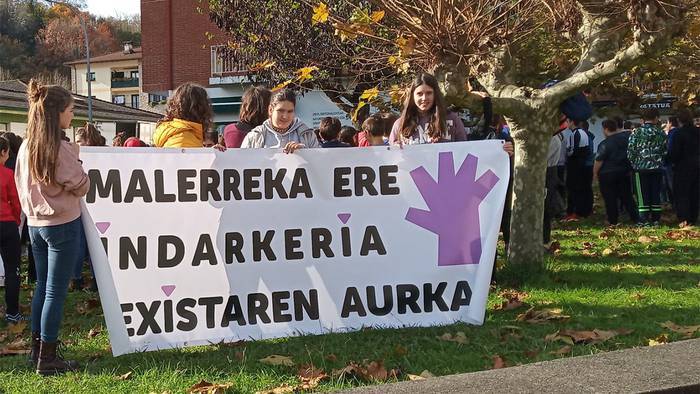 Elkarretaratzea eginen dute Donezteben azaroaren 25ean, Indarkeria Matxistaren Kontrako Egunean