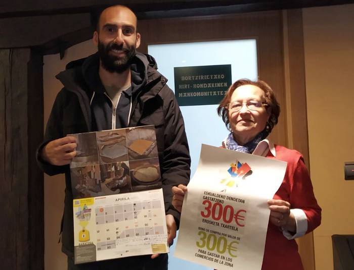 Hondakinen egutegiko urteko bigarren zozketako saria Dori Riosentzat izan da