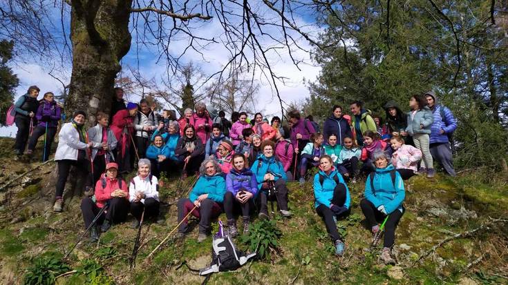 80 parte hartzaile Bortzirietako Emakumeen XIV. Mendi Itzulian