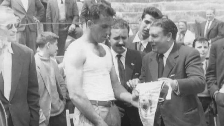 Gaur 30 urte hil zen Ramon Latasa Sunbillako aizkolari handia