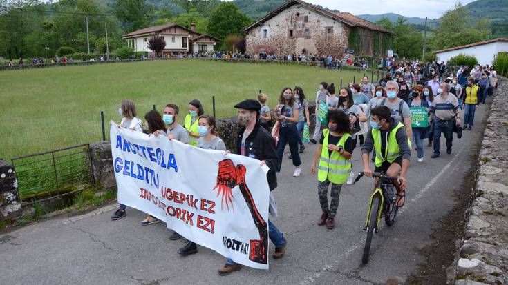 Jendeak emandako erantzun izugarriarekin kontent Aroztak herri ekimena