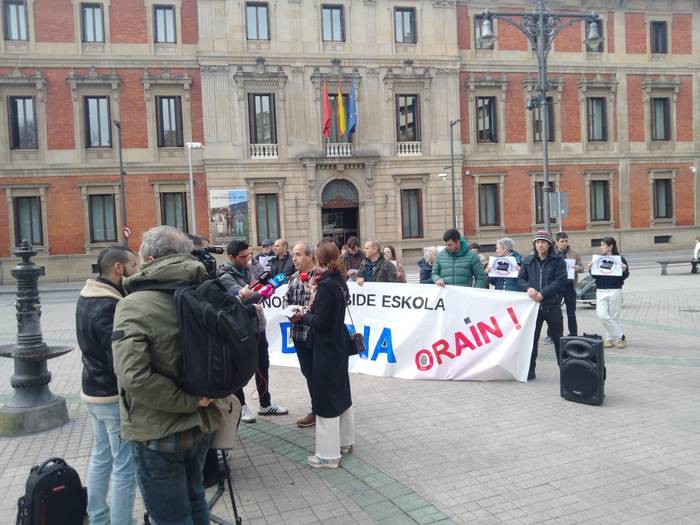 Oronozko Lanbide Eskola Orain! plataformak ohartarazi du proiektua «egoera larrian dagoela»