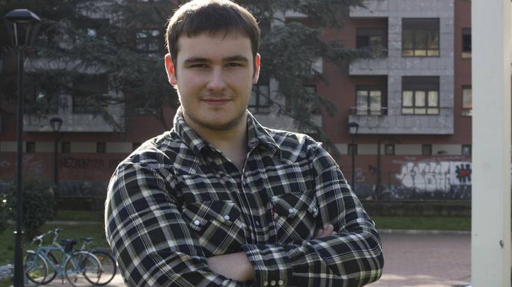 «Euskal Herrian 'Esker 1000' dokumentala zabaldu nahi nuke»