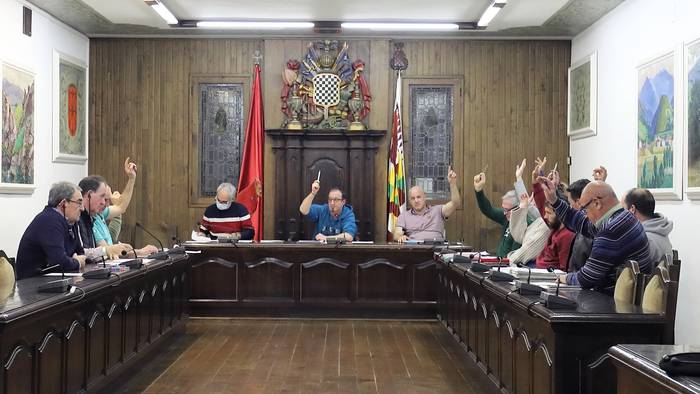 Baztango Udalak Erdizko UGEPa gelditzea eta herri galdeketa antolatzea eskatu dio gobernuari