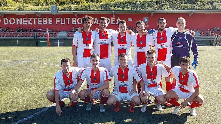 Garaipenaren bidera itzuli da Doneztebe futbol taldea