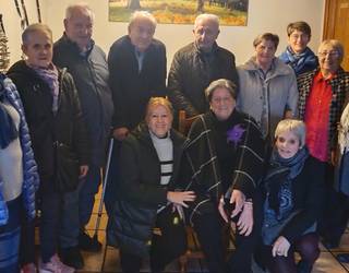 Hamabi lagun bildu dira Arkupeak elkarteko Ezkurrako bazkideen bestan