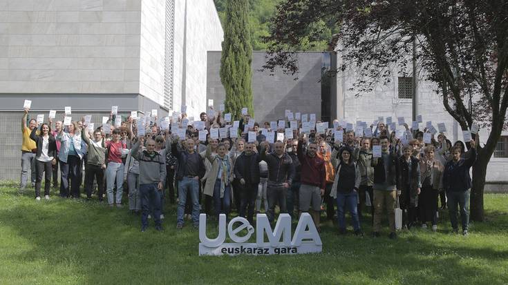Udalerri Euskaldunen Eguna jendetsua ospatu dute Lesakan