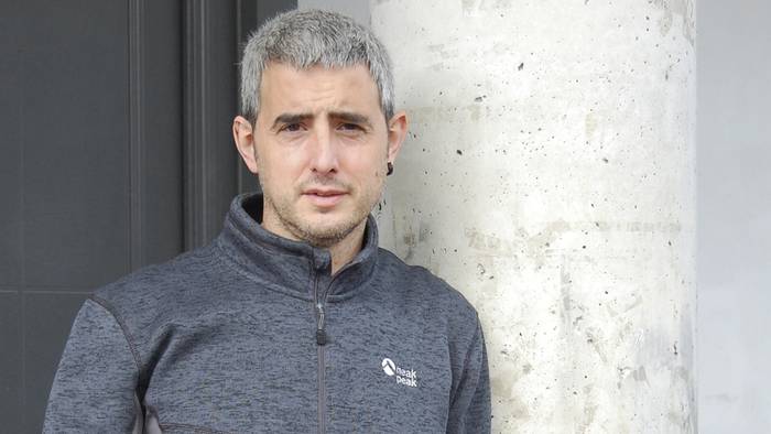 «Argi nuen beka narrazioa idazteko aprobetxatu nahi nuela»