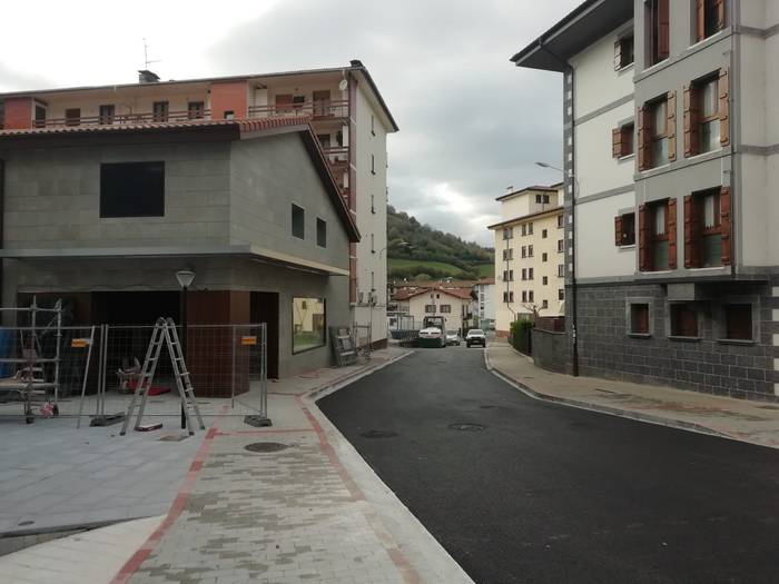 Leitzako herriguneko zoladura konpontzeko lanak bukatu dituzte