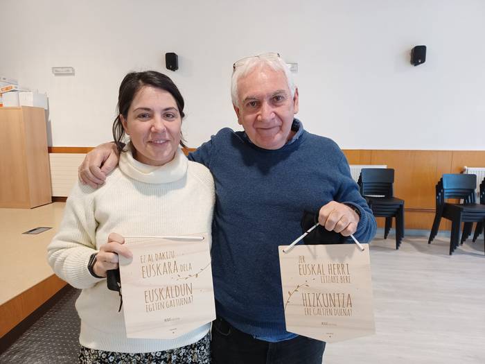 Poesia errezitaldia eginen dute Joseba Sarrionandiak eta Ines Osinagak igandean Arizkunenean