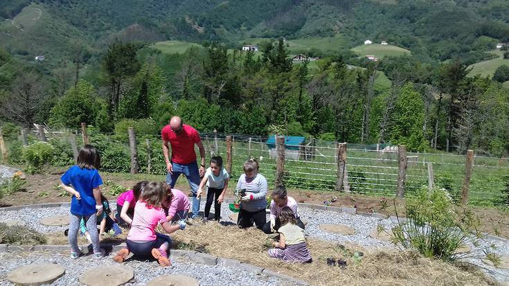 Emakumearen Baratzean auzolan eguna izanen da larunbata