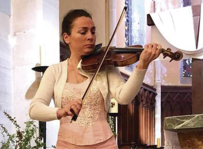 Natacha Triadouren ‘Biolin bertutetsua’ entzungai izanen dute Senperen abenduaren 5ean