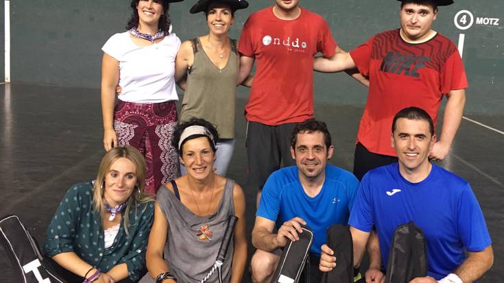 Frontenis txapelketarekin eta herri afariarekin akitu dituzte Sunbillako bestak