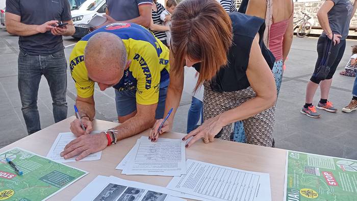 Azkua proiektuaren kontra sinadurak online biltzen hasi dira herritarren taldeak