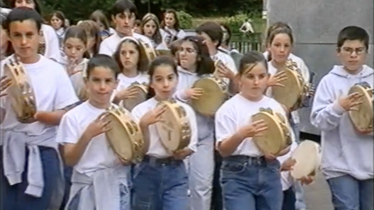 Iturengo bestak 2001: txupinazoa, trikitixa emanaldia eta igandeko herri kirol ikuskizuna