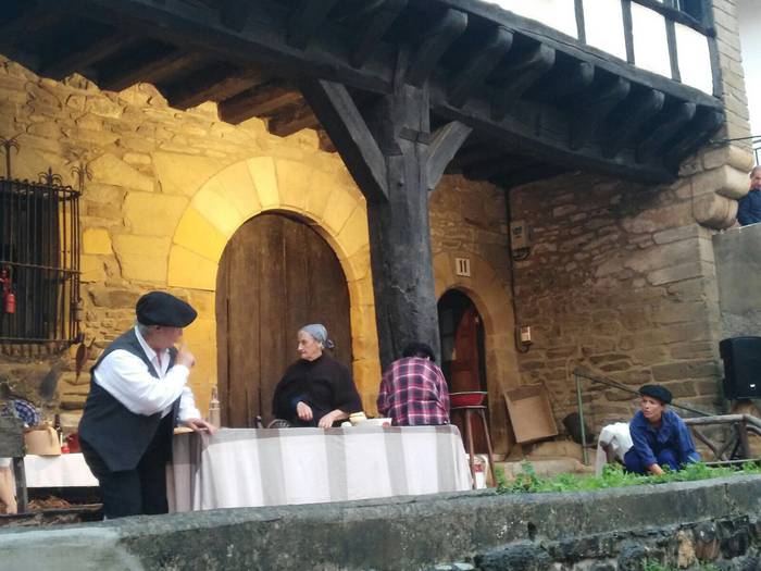 Euriari aurre eginez ‘Goizuetan bada’ antzerkia arrakastatsua izan da