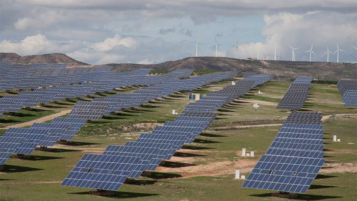 EHNEk nekazaritzako lurretan energia berriztagarrien makroplantak instalatzearen aurka azaldu da
