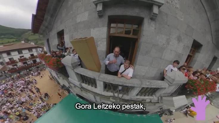 Pesta guztietan martxan izanen den arreta telefonoa aurkeztu du Leitzako Mugimendu Feministak