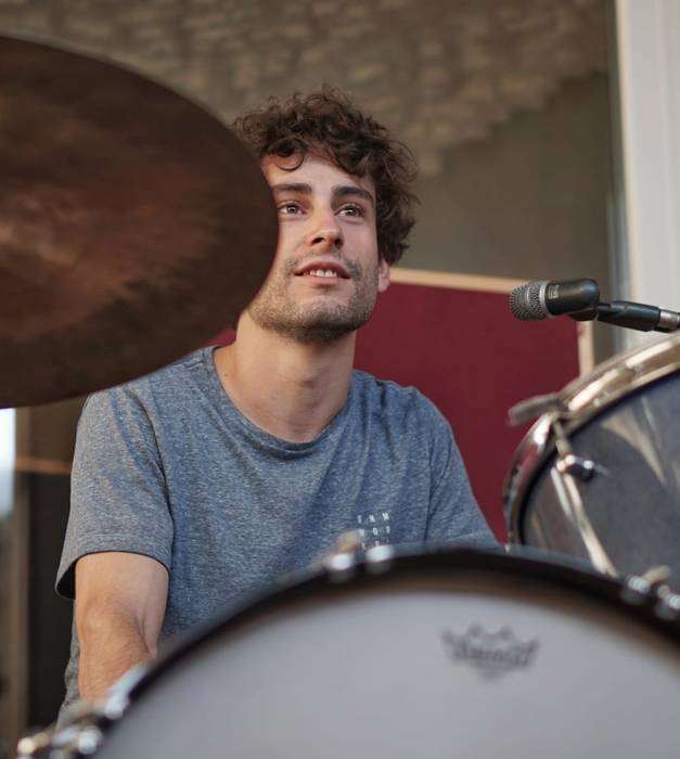 «Bere denbora dedikatzea exijitzen duen instrumentua da bateria»