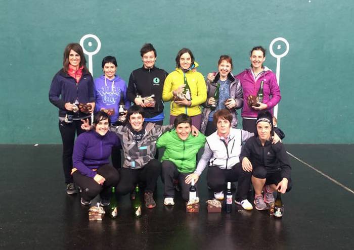 Gurutze Aizpuru eta Begoña Argain baztandarrek irabazi dute Lesakako III. frontenis txapelketa 