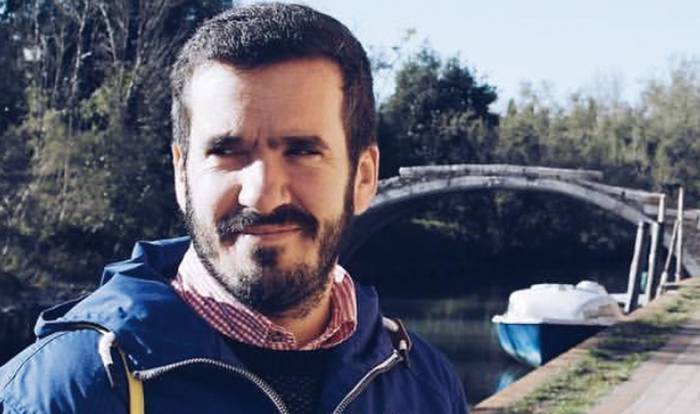 'Hezurrezko kaiolak' olerki liburua aurkeztuko du Hasier Larretxeak irailaren 16an Arraiozen