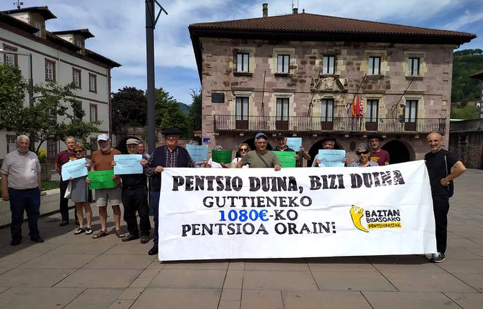 Baztan-Bidasoko pentsionistek Elizondon egin dute hilabeteroko elkarretaratzea