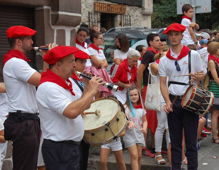 Gaita eta atabala tailerrak antolatu dituzte Beran