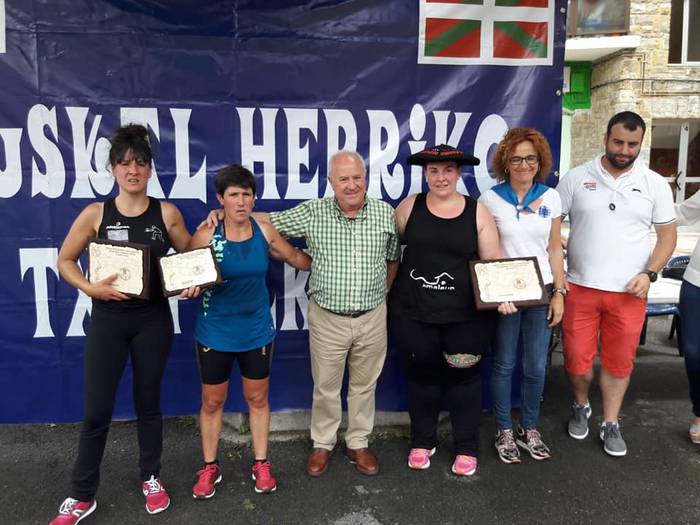 Bigarrenez emakumezkoen Euskal Herriko aizkora txapelketa irabazi du Nerea Sorondo beratarrak