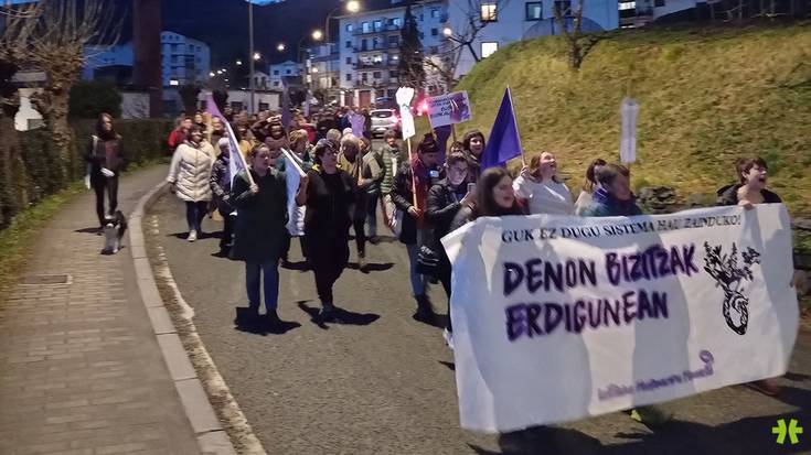 Denon bizitzak erdigunean jartzeko eskatu dute Leitzan