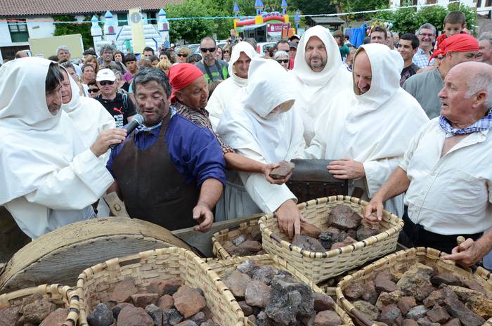 Urdazubiko eta Pobeñako gazteen arteko elkartrukea sustatu nahi dute