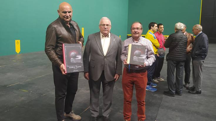 «Liburu honetako argazkiek indar handia dute, batez ere pilotaren artisauei ateratakoak azpimarratuko nituzke»