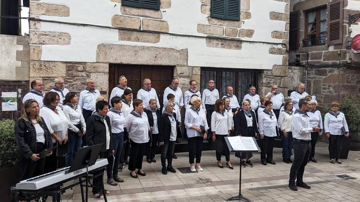 Federico Moreno-Torroba Larreglaren omenezko kontzertu emanen du larunbatean Mendi Abesbatzak