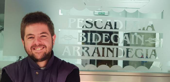 «Arrain freskoa, bertako barazkiak eta frutak eta Nafarroako kontserbak ditugu»