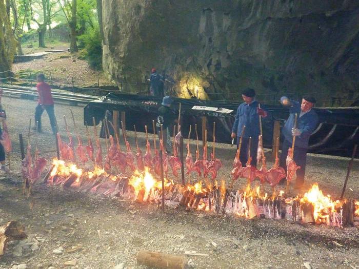 Zugarramurdiko bestak astelehen goizeko eskearekin abiatuko dira