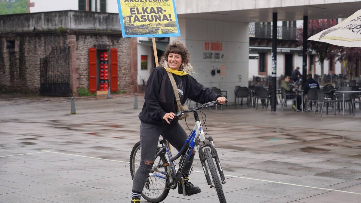 «Su, antzerki eta ezkilen bueltan sortzen den momentua berezia izaten da»