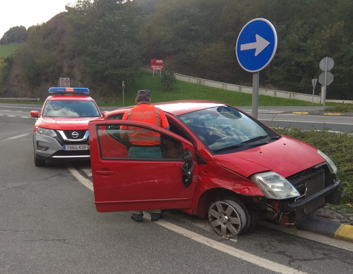 Foruzainek auto-gidari bat atxilotu dute Sunbillan