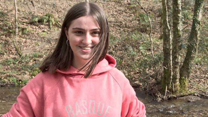 «Kanpora atera eta gauzak lasai egin ezin izatea nekagarria da»