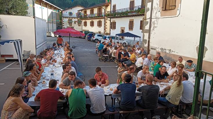 Eguraldia lagun, giro bikainean joan dira Urrozko bestak ere
