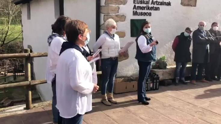 [Bideoa] Euskal Artzainak Ameriketan elkartearen 'Euskal Sheep Company' abestia ezagutzera eman dute