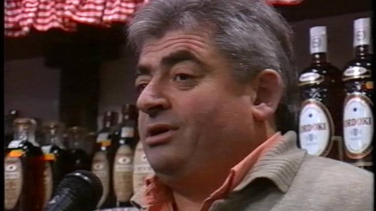 Baztan Likoreak lantegiko sorgin-salda eta bertze edabeak ezagutzen 1999an