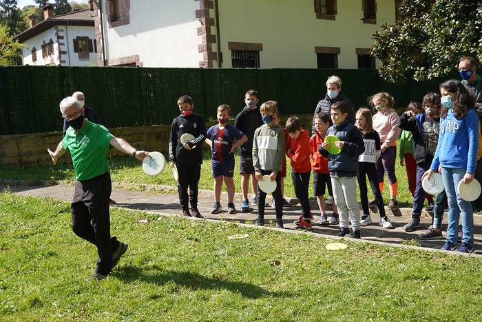 Disko golfa entrenatzen hasiko dira asteazkenetan Donezteben