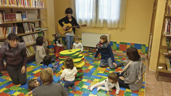 Ipuin-kontaketa apirilaren 23an Donezteben