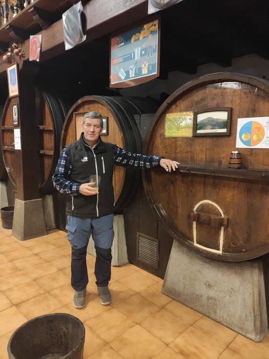 «Sagardotegia 800 urteko historia duen burdinola batean dago eta badu bere xarma»