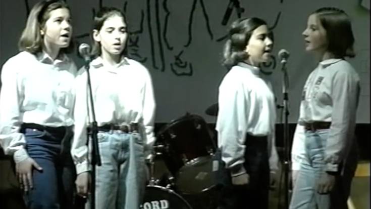 Arantzako, Berako, Goizuetako, Aranoko eta Malerrekako hainbat neska-mutil aritu ziren Bordatxon 2000. urteko Nafarroako Haur Kantari Txapelketan