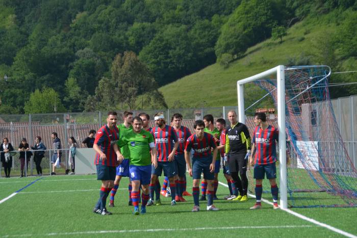 Futbol derbia jokatuko dute Doneztebe eta Baztango jubenilek