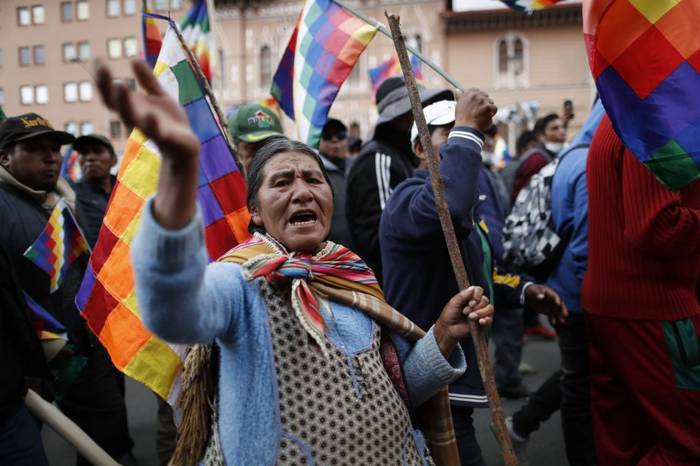 Boliviako estatu kolpea gogor salatu du Baztango Udalak