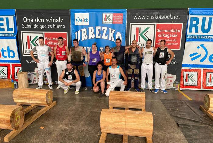 Urrezko Banakako Aizkolari txapelketako hurrengo kanporaketarako txartela lortu dute Jon Rekondok eta Nerea Sorondok