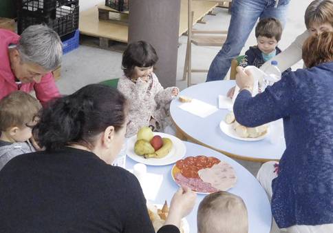 'Janaria jatea baino zerbait gehiago denean' solasaldia ortziralean Donezteben