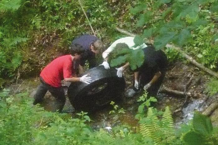 Leitzaran ibaia garbitzeko auzolana deitu du Leitzako udalak urriaren 12an